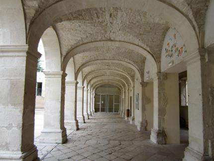 Vue sous les arches
